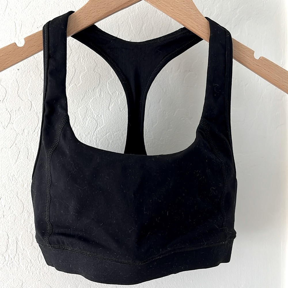 Yogasmoga Aurum black sports bra